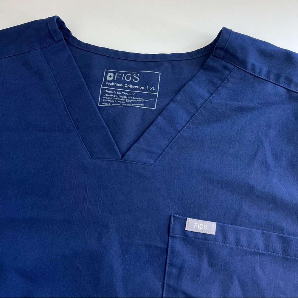 Figs Men’s Chisec 3 pocket Scrub Top Short sleeve Navy XL nursing